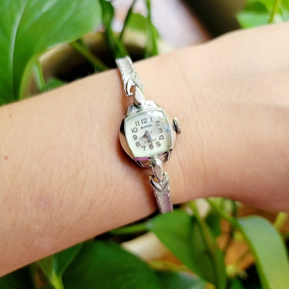 Vintage Buren 17 Jewels Dainty Silver Stretch Watch